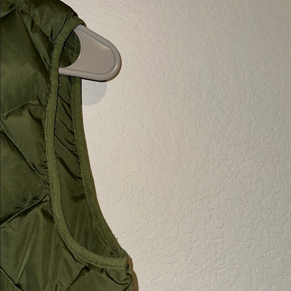 Woolrich Olive Quilted Vest - Picture 9 of 12